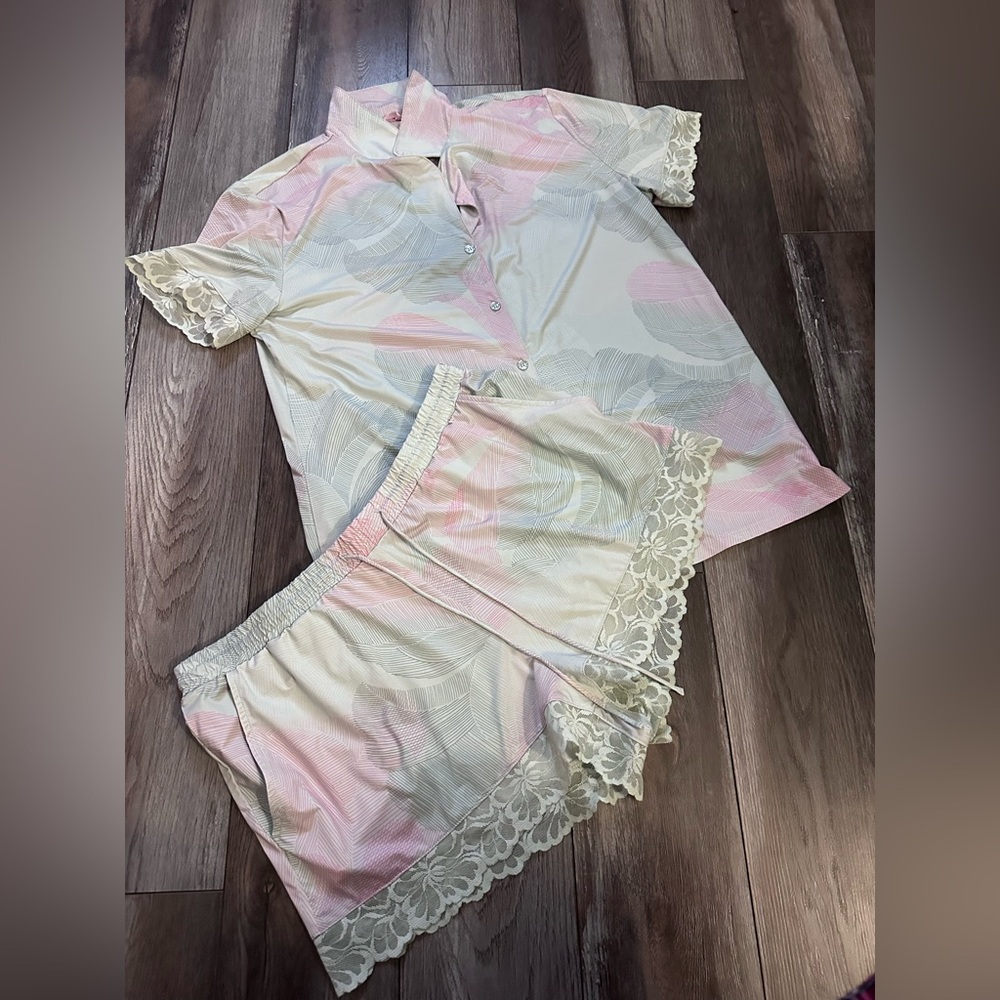 La Vie en Rose - Elegant Lace Trim Pajama Set in Pink and Cream